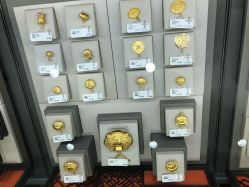 -周生生Chow Sang Sang(东方店)