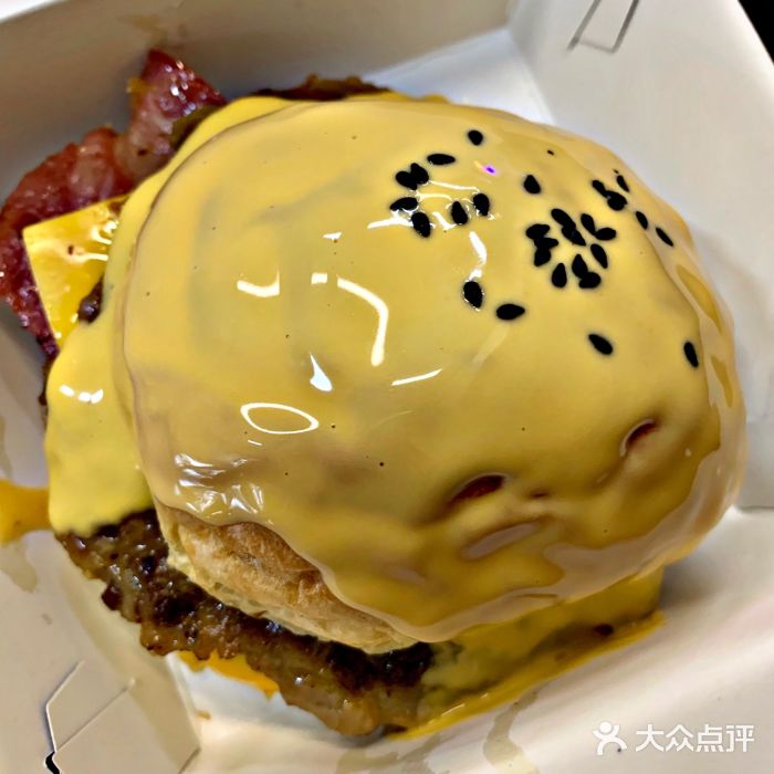 5路汉堡炸鸡(前进五路店)芝士熔岩牛肉汉堡图片