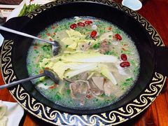 -茸梅路右拐龙虾-农家菜(松江店)