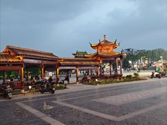 -巴陵广场