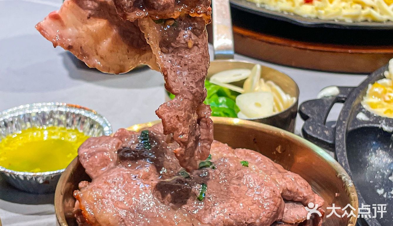 轻烧·韩式炭烤牛肉专家，好吃到我想去个100次！