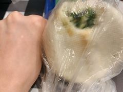 -白玉兰食品甜凤店(合生汇店)