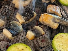 -围炉肉舍•炭烤活鳗•丹东海鲜烤肉(步行街店)