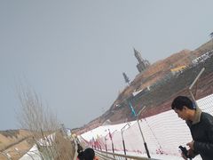 -采薇庄园四季滑雪场