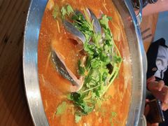 -野山舂·贵州现舂酸汤火锅(鸿通城店)