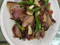 -土砂锅生态山庄·非遗砂锅雅鱼