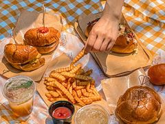 -LESCEDARS Brasserie Bistro香柏树