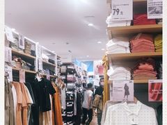 -优衣库(上海虹口龙之梦店)
