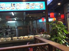 门面-亿诣蝎府炸酱面羊蝎子火锅(酷车小镇店)