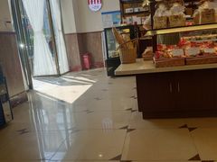 -红宝石·鲜奶小方·海派西点房(南丹店)