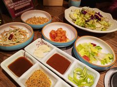 -明洞阿姨·韩式酱蟹烤肉·创意料理(三元桥店)