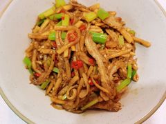 酸萝卜炒肥肠-湘中缘·湖南菜(娄底驻京办店)