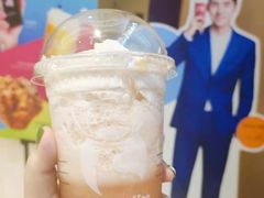 -瑞幸咖啡(岳家嘴地铁站店)