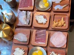-银米·云南传统过桥米线(双廊黑金冠店)