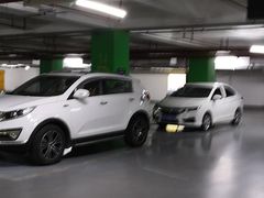 -丽丰购物中心·停车场