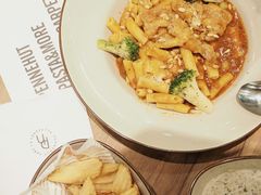 辣味茄汁香草鸡扒意大利面-Pennehut畔尼意面(杭州万象城店)