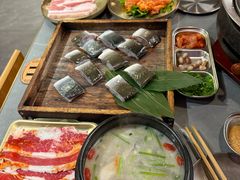 -围炉肉舍•炭烤活鳗•丹东海鲜烤肉(步行街店)