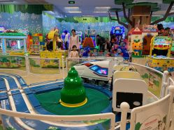 -莫莉幻想儿童乐园(三河燕郊永旺店)