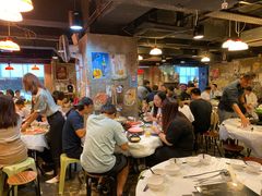 大堂-鲜入围煮花胶鸡海鲜火锅