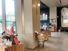 -星巴克臻选(上海虹桥新天地三店)