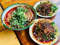 -拈签一笑黄牛肉辣卤串串