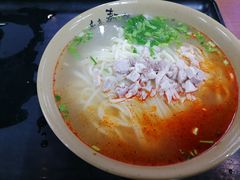 -亮亮面馆(经六路店)