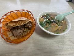 -洪峰浩老北京烧饼夹肉(角门路店)