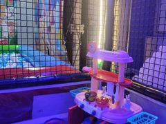 -嗨翻Hi-Fun竞技主题乐园·蹦床亲子生日轰趴(国光1937店)