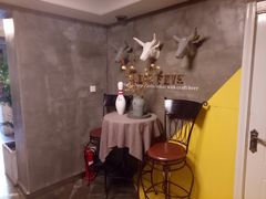 -HIGH FIVE哈福手工汉堡(桂林路店)