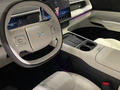 -小鹏汽车体验中心(苏州龙湖狮山天街店)