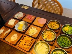 -银米·云南传统过桥米线(双廊黑金冠店)