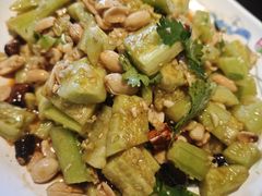 -95号酱骨·一块豆腐(展春园西路店)