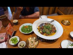 -老滇山寨•云南特色菜•地方菜•民族风情歌舞表演(金碧店)