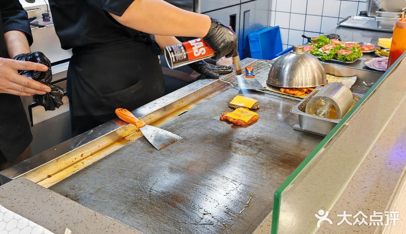 回坊快餐店，特立独行[笑脸][笑脸][笑脸]
