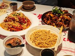 -肥肥虾庄·金牌油焖大虾(汉街SKP店)