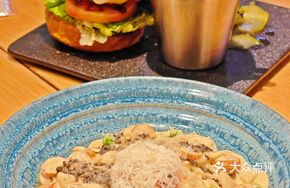 Truffle Cream Sausage Pasta
