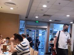 -麦当劳(轻轨曹杨路店)