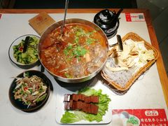 -丁里羊肉小镇(天鹅湖总店)