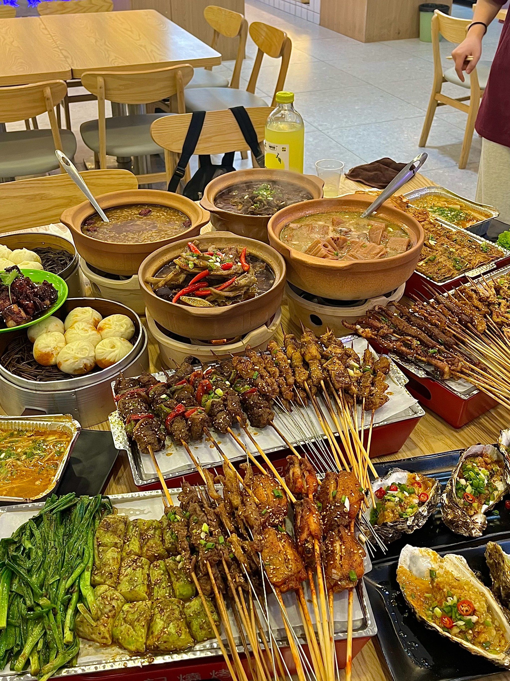 夜宵时间烧烤大餐