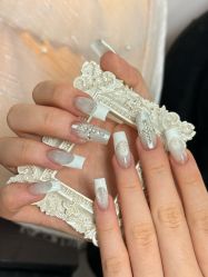 -芊屿芊浔美甲