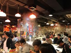 大堂-鲜入围煮花胶鸡海鲜火锅