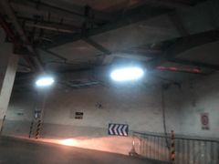 -无锡烤鸭馆中山路店-停车场