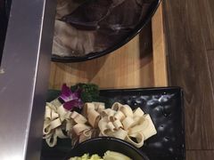 -三人行骨头王火锅(长寿店)