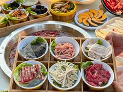 -茅草房·河畔园林火锅