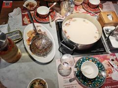 -尚尚仙·酸汤猪手·猪肚鸡火锅(华联万柳购物中心店)