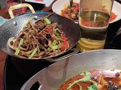 -川流不息·地道川菜·小龙虾(新松江路店)