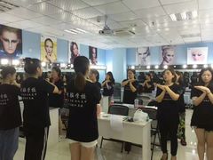-首脑美容美发化妆美甲培训学校(长沙校区)