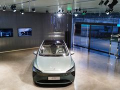 -蔚来中心(北京中关村店)