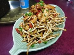 凉拌折耳根-自贡盐帮菜·玩辣餐厅(樱花园西街店)