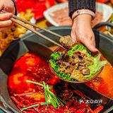 不知道的以为我在重庆，巧妹妹火锅一秒穿越🔅